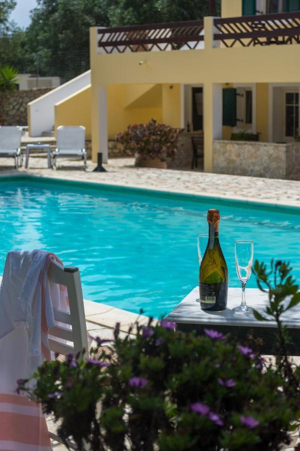 Villa Elaia Suites & Apartments No.3 Гайос Екстериор снимка